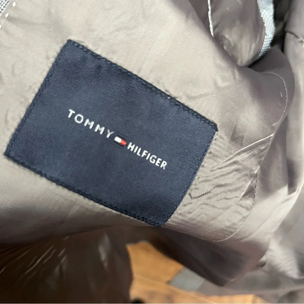 Tommy Hilfiger‎ Gray Sport Coat with Notched Lapel and Classic Fit